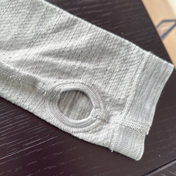 Under Armour Women's Gray Long Sleeve Top - Picture 2 of 5